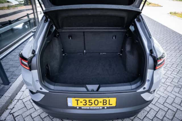 Volkswagen ID.4 (2023) thumbnail 5