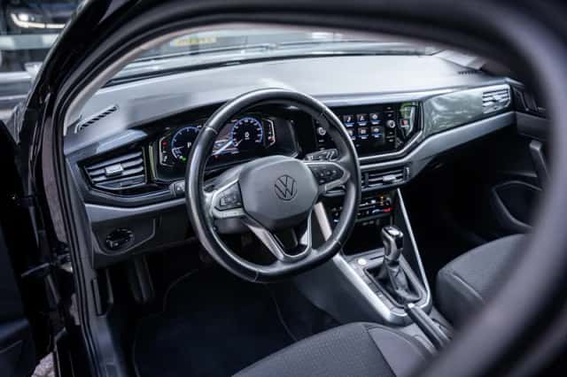 Volkswagen Polo (2023) thumbnail 2