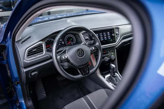 Volkswagen T-Roc (2021) thumbnail 2