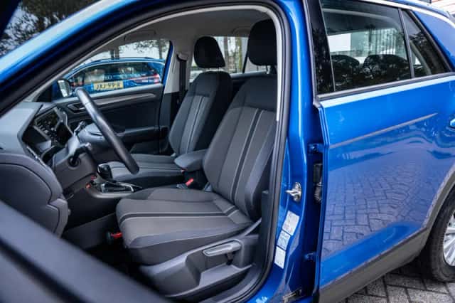 Volkswagen T-Roc (2021) thumbnail 5