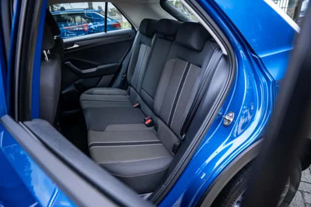 Volkswagen T-Roc (2021) thumbnail 6