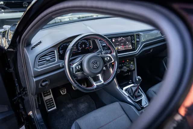 Volkswagen T-Roc (2020) thumbnail 2