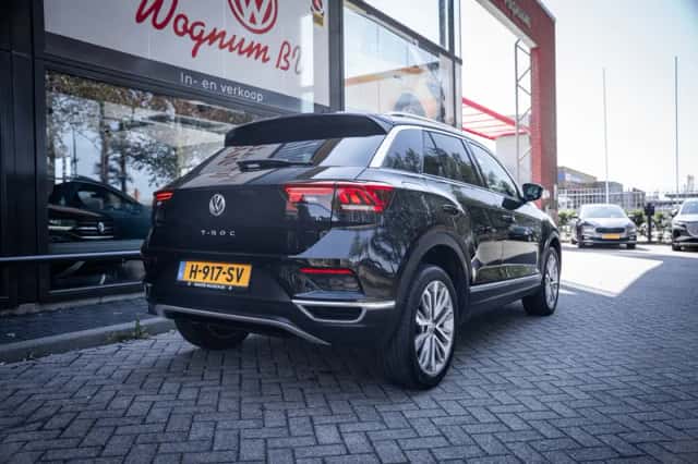 Volkswagen T-Roc (2020) thumbnail 4