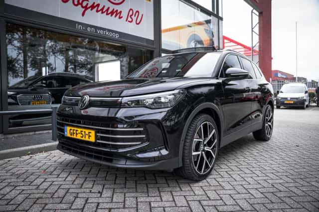 Volkswagen Tiguan (2024) thumbnail 1
