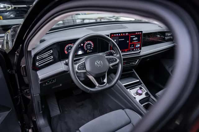 Volkswagen Tiguan (2024) thumbnail 2
