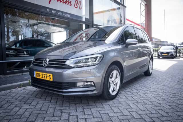Volkswagen Touran (2016) thumbnail 1