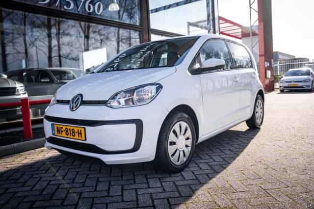 Volkswagen Up! (2017) thumbnail 1