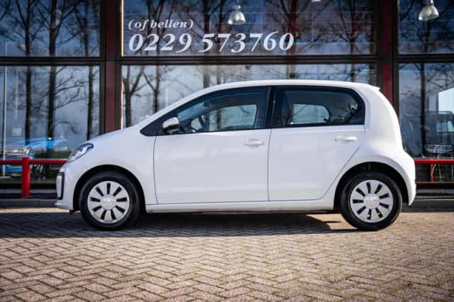Volkswagen Up! (2017) thumbnail 3