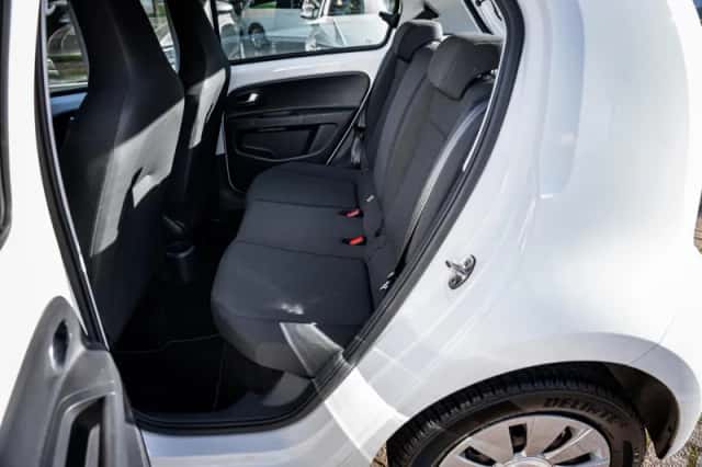 Volkswagen Up! (2017) thumbnail 6