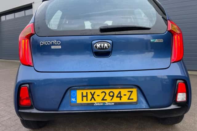 Kia Picanto (2016) thumbnail 6