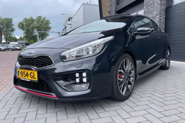 Kia Pro Cee'd (2014) thumbnail 1