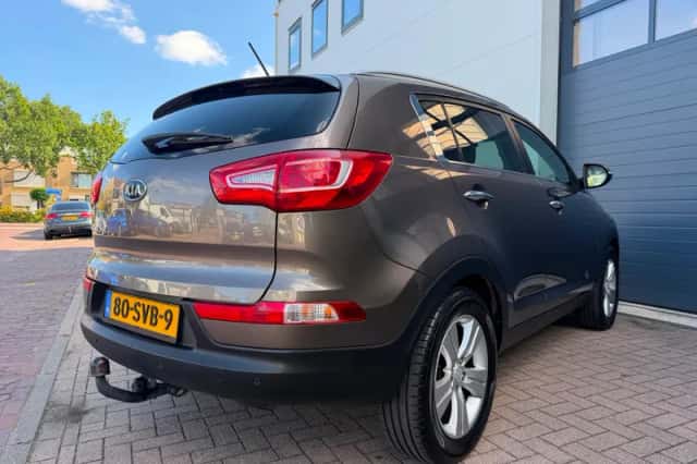 Kia Sportage (2012) thumbnail 3