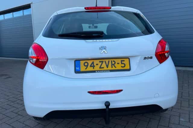 Peugeot 208 (2013) thumbnail 6