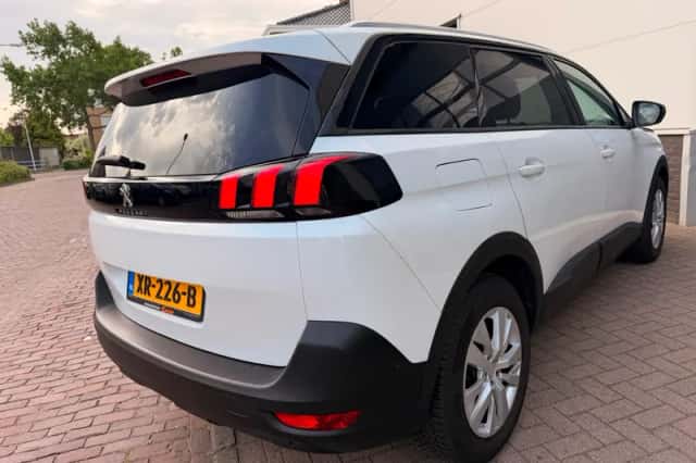 Peugeot 5008 (2019) thumbnail 3