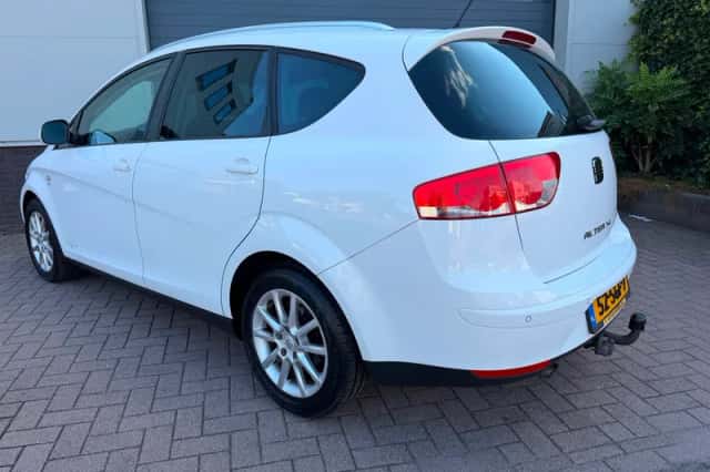 SEAT Altea XL (2011) thumbnail 2