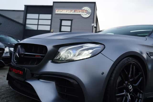 Mercedes-Benz Benz (2018) thumbnail 2