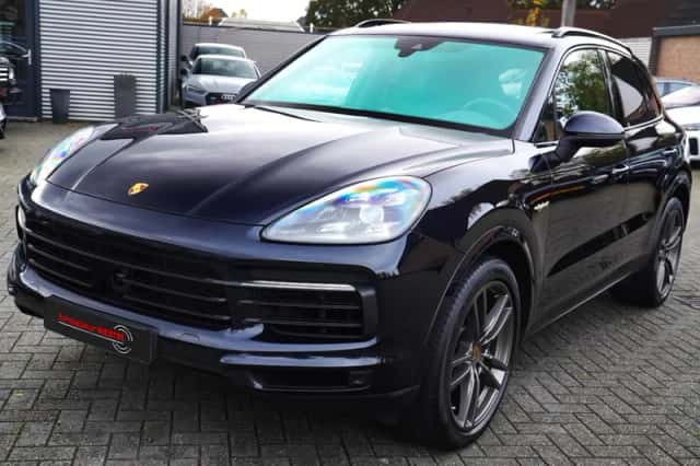 Porsche Cayenne (2018) thumbnail 3