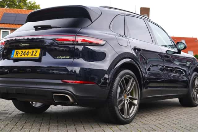Porsche Cayenne (2018) thumbnail 4