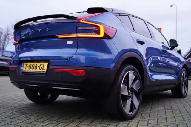 Volvo C40 (2022) thumbnail 2