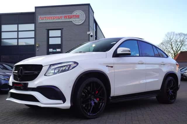 Mercedes-Benz Benz (2016) thumbnail 1