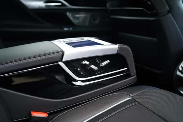 BMW 7 (2020) thumbnail 5