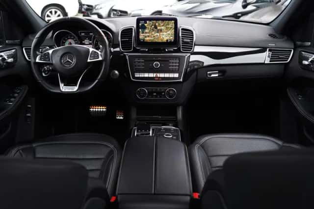 Mercedes-Benz Benz (2016) thumbnail 3