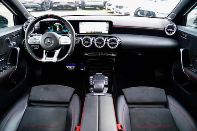 Mercedes-Benz Benz (2021) thumbnail 2