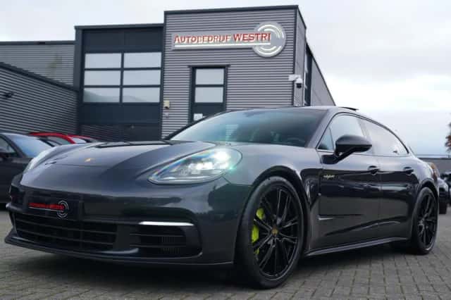 Porsche Panamera (2018) thumbnail 1