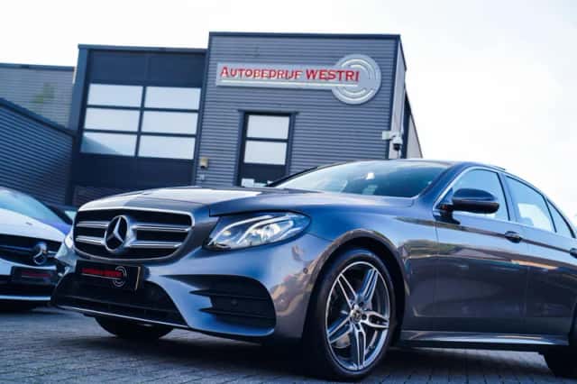 Mercedes-Benz Benz (2018) thumbnail 4