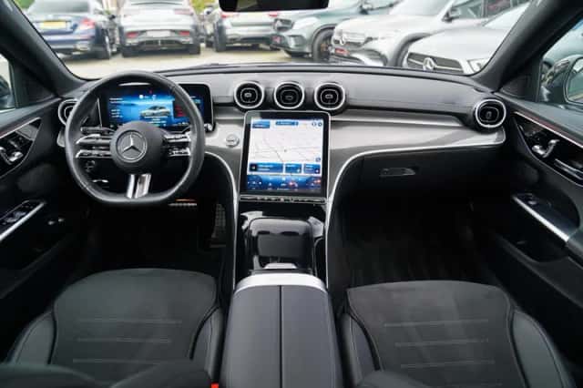 Mercedes-Benz Benz (2025) thumbnail 3