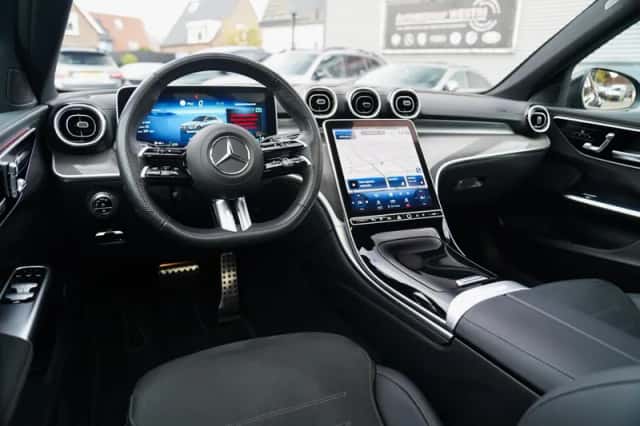 Mercedes-Benz Benz (2025) thumbnail 4