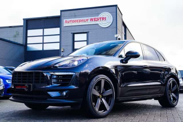 Porsche Macan (2018) thumbnail 1