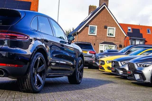 Porsche Macan (2018) thumbnail 3