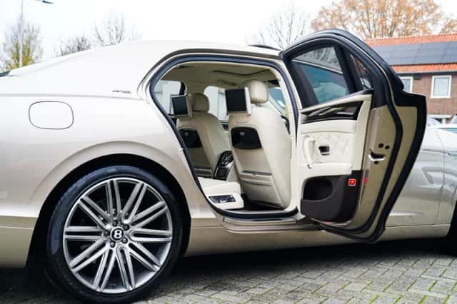 Bentley Flying (2013) thumbnail 5
