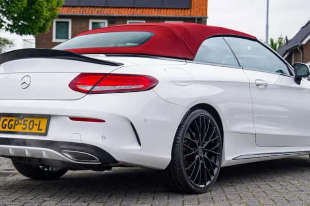Mercedes-Benz Benz (2017) thumbnail 2