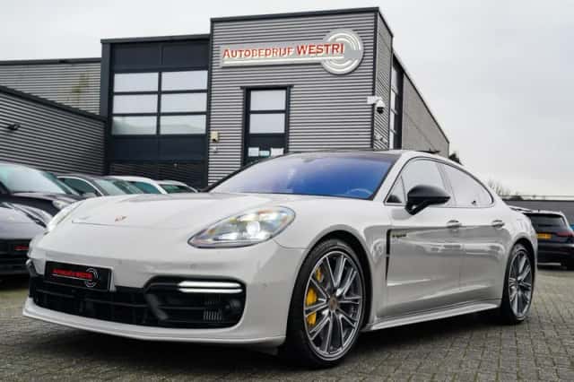 Porsche Panamera (2017) thumbnail 1