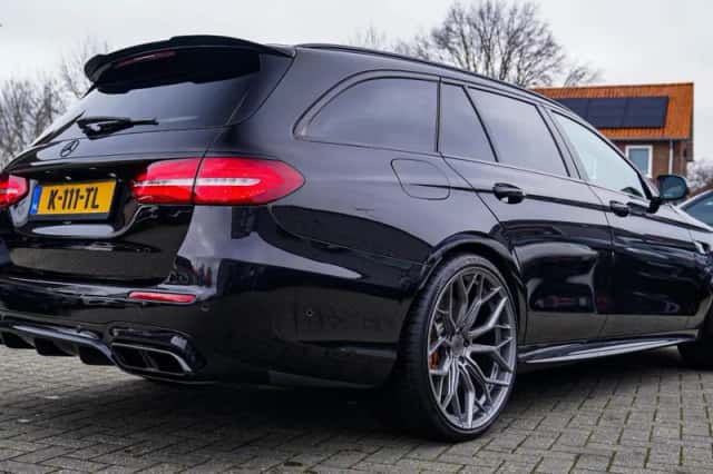 Mercedes-Benz Benz (2017) thumbnail 2