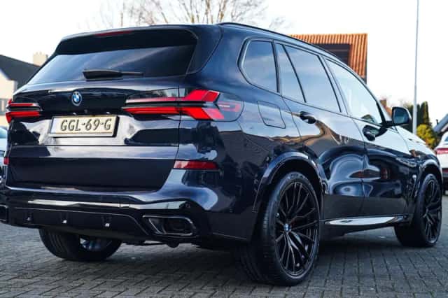 BMW X5 (2023) thumbnail 2