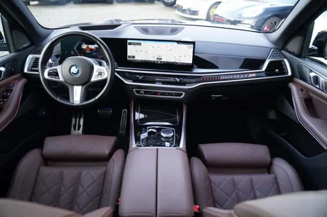 BMW X5 (2023) thumbnail 3