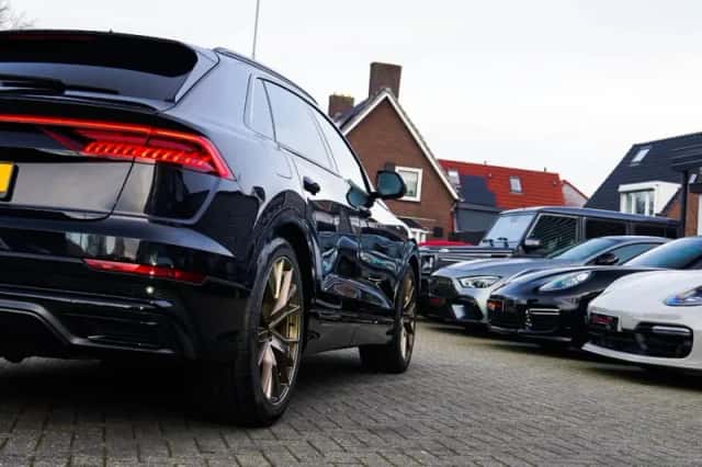 Audi Q8 (2021) thumbnail 3