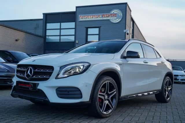 Mercedes-Benz Benz (2017) thumbnail 1