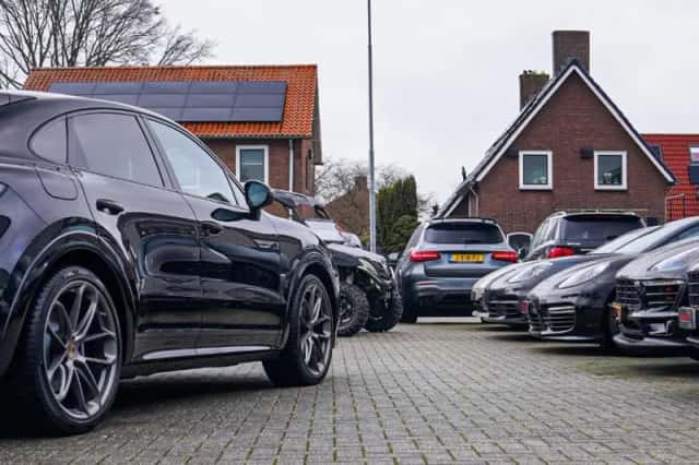 Porsche Cayenne (2020) thumbnail 3