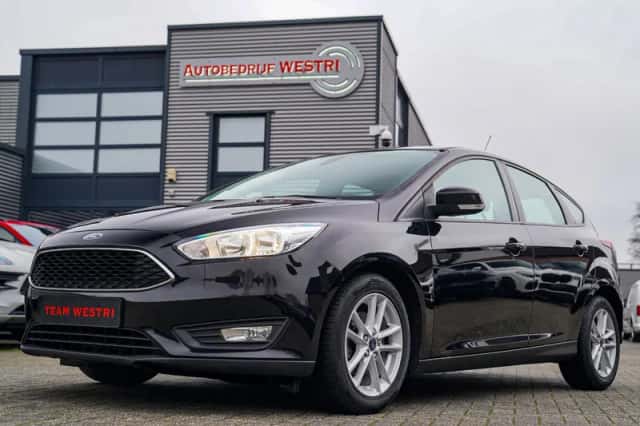 Ford Focus (2018) thumbnail 1