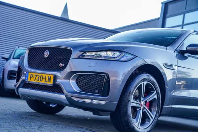Jaguar F (2018) thumbnail 2