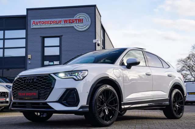 Audi Q3 (2022) thumbnail 1