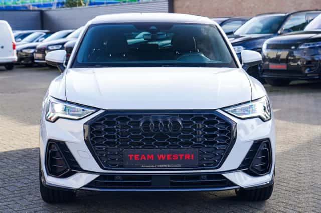 Audi Q3 (2022) thumbnail 6