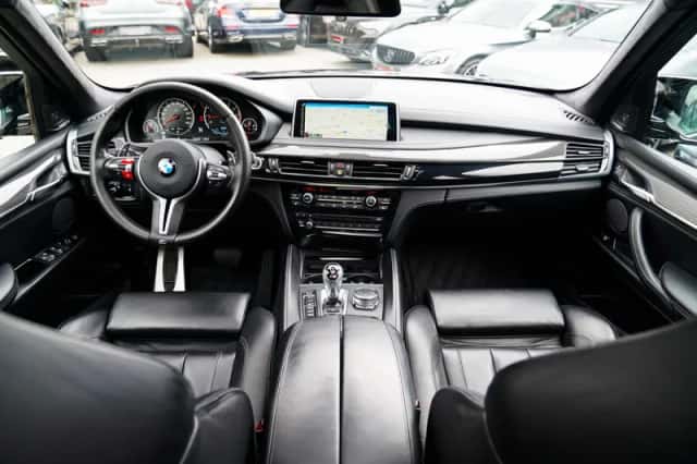 BMW X5 (2015) thumbnail 2