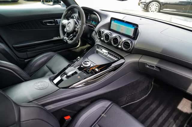 Mercedes-Benz Benz (2020) thumbnail 3