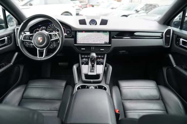 Porsche Cayenne (2020) thumbnail 3