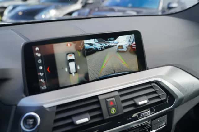 BMW X3 (2018) thumbnail 6